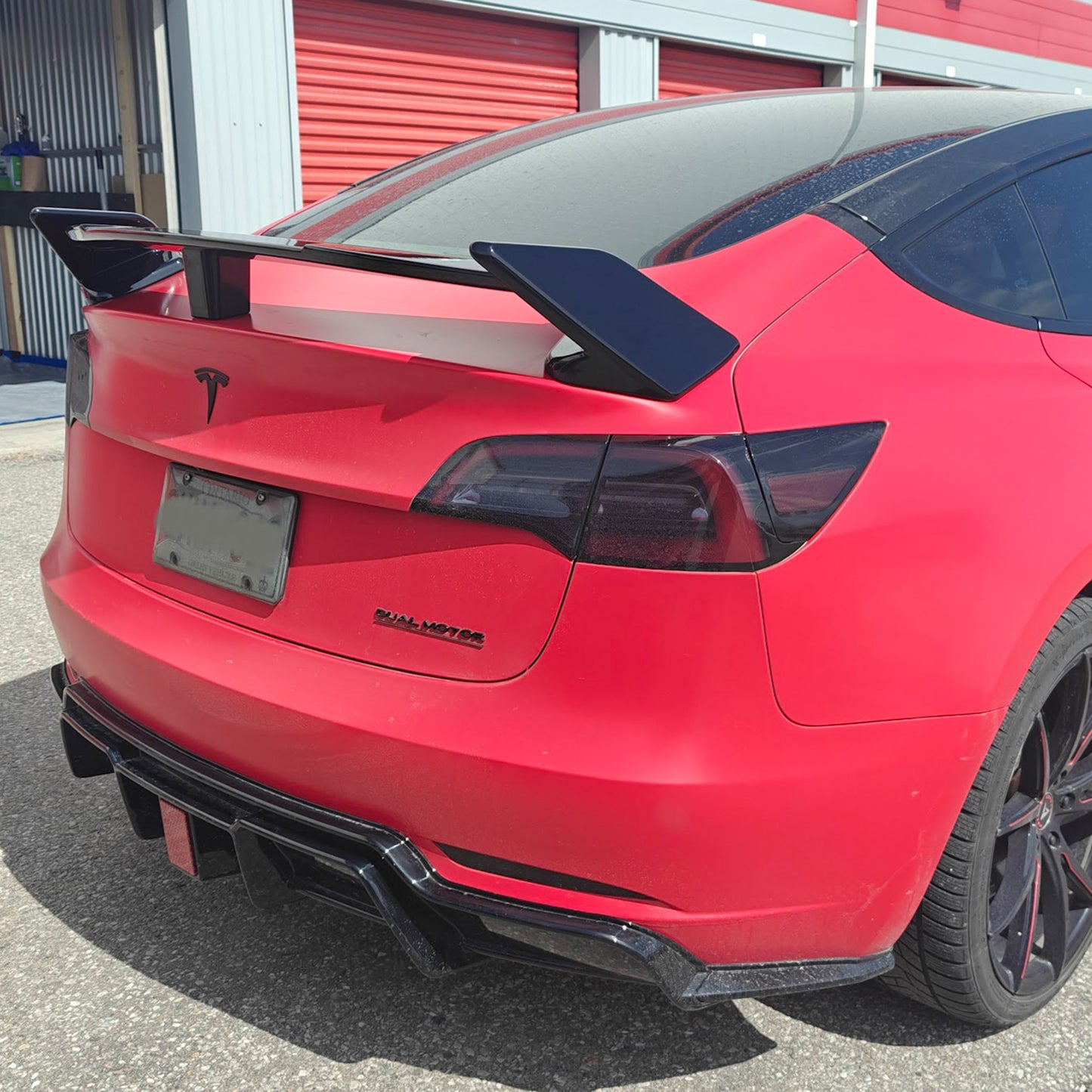 Tesla Model 3 2018-2023 Rear diffuser Style B Gloss Black / Gloss Carbon Fiber Pattern