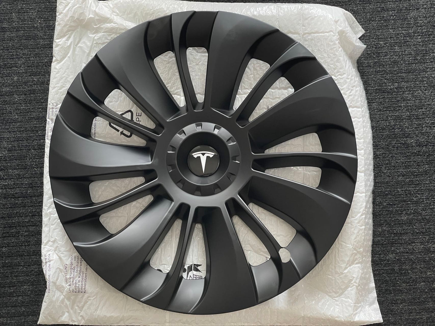 Tesla Model Y 19inch Rims Cover Matte Black 4PCS/Set Full Cover with Black with Sliver T Logo