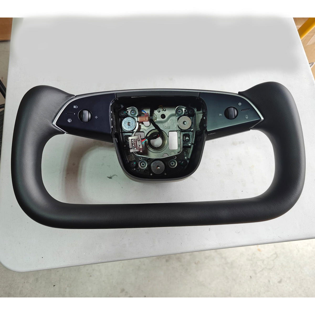 Tesla Model 3 HL Model Y JP Yoke Floating Structure Steering Wheel V3
