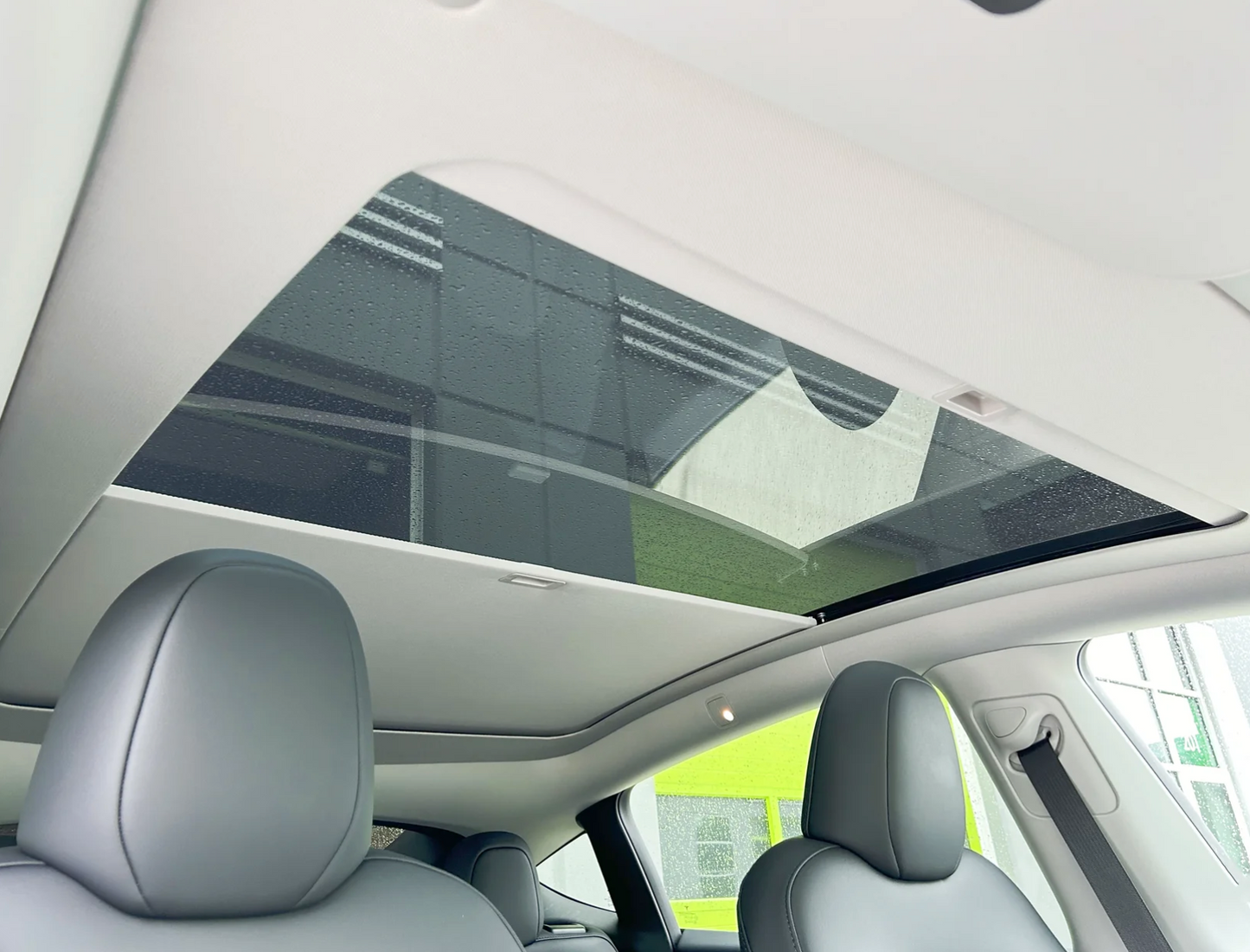 Model Y Retractable Glass Roof Sunshade