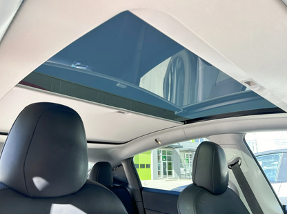 Model Y Retractable Glass Roof Sunshade