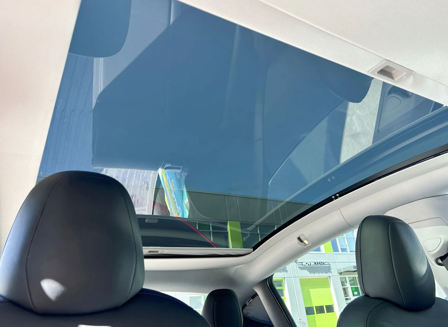 Model Y Retractable Glass Roof Sunshade